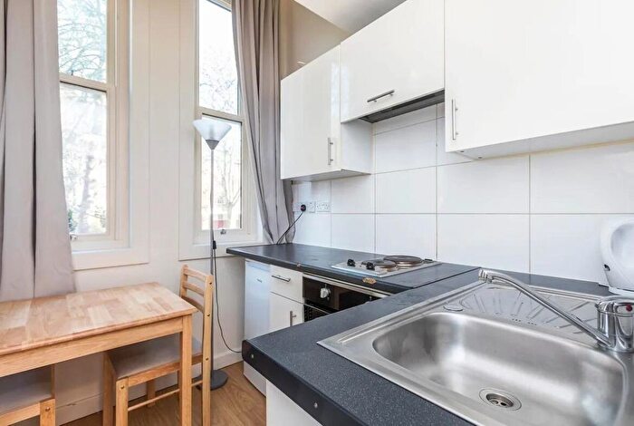 Studio To Rent In Fitzjohns Avenue, London, NW3
