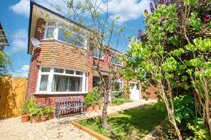 3 Bedroom Detached House For Sale In Appleton Road, Southampton, SO18