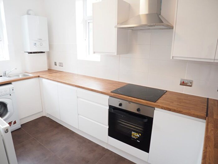 2 Bedroom Maisonette To Rent In Myddelton Avenue, Enfield, EN1