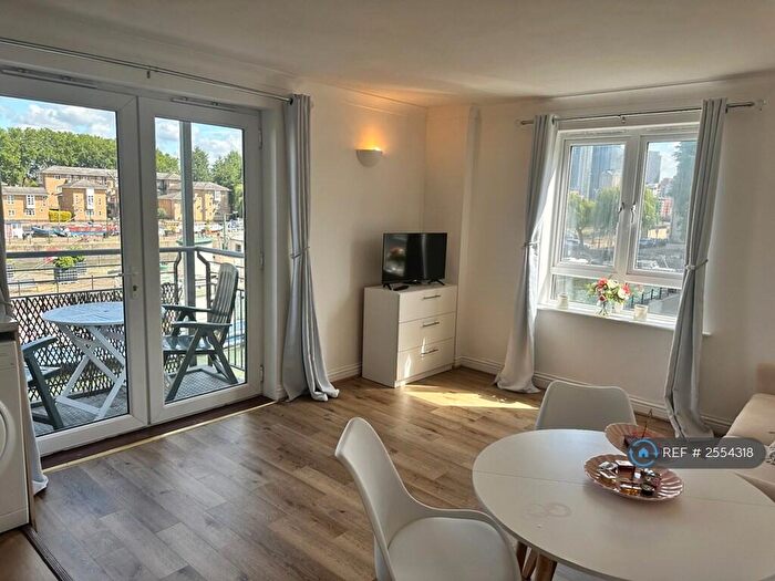 2 Bedroom Flat To Rent In Rainbow Quay, London, SE16