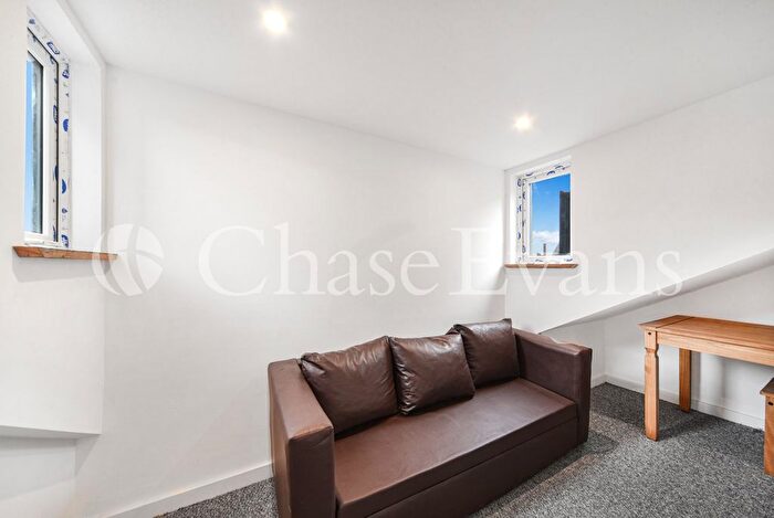3 Bedroom Flat To Rent In Great Eastern Street, Shoreditch, London, EC2A
