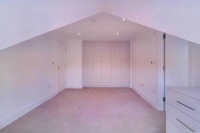 1 Bedroom Flat To Rent In Flat, High Road, Harrow Weald, HA3