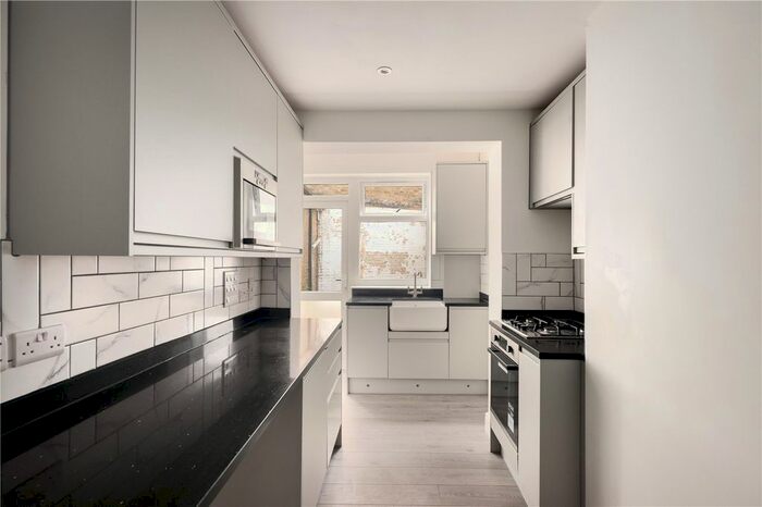 1 Bedroom Flat To Rent In Kenworthy Road, Hackney, London, E9