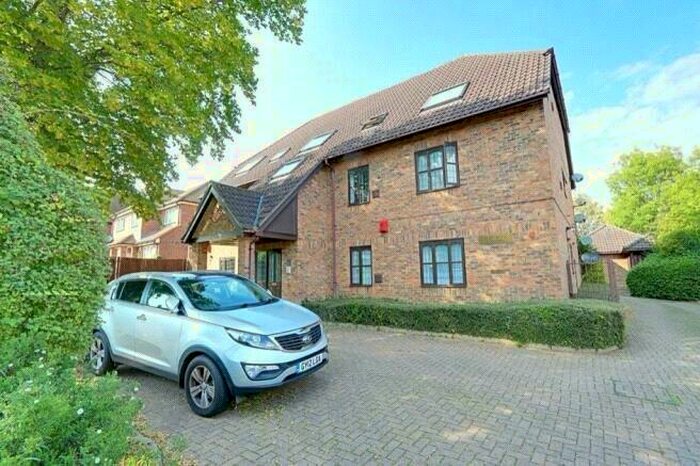 2 Bedroom Apartment To Rent In Kings End, Ruislip, HA4