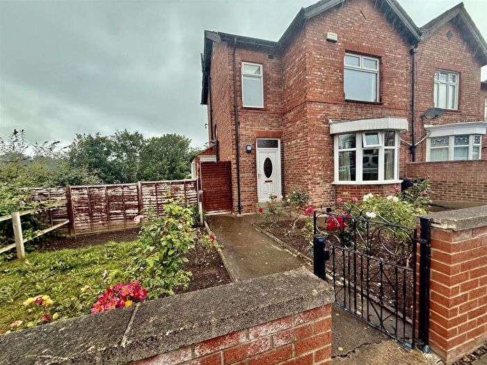 3 Bedroom Semi-Detached House For Sale In Chatsworth Terrace, Darlington, DL1