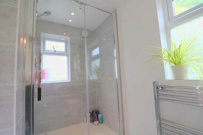 1 Bedroom Flat To Rent In Mosslea Road, Penge, London, SE20