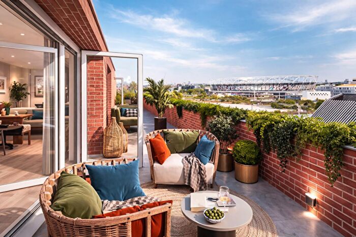 2 Bedroom Apartment For Sale In Cook's Rd, E15