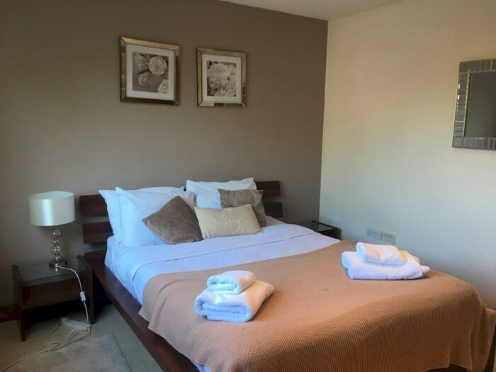 2 Bedroom Flat To Rent In Bell Street, London, NW1