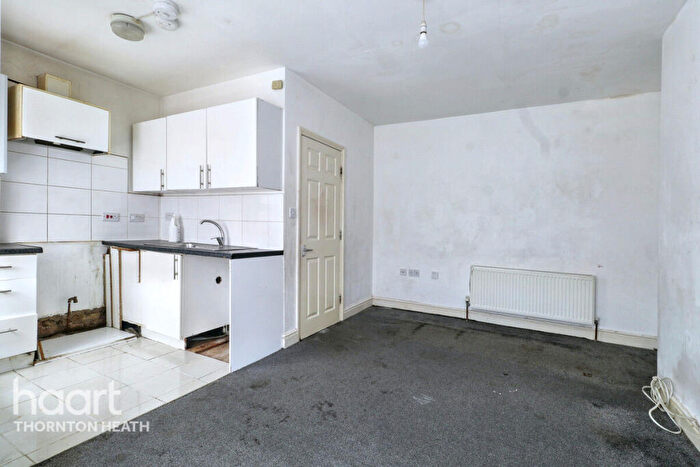 2 Bedroom Flat For Sale In Melfort Road, Thornton Heath, CR7