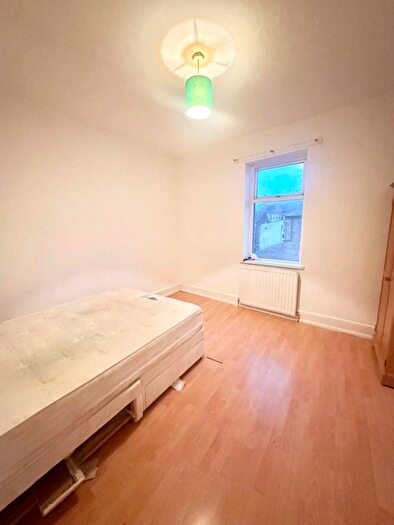 3 Bedroom Flat To Rent In Eighth Avenue, Newcastle Upon Tyne, NE6