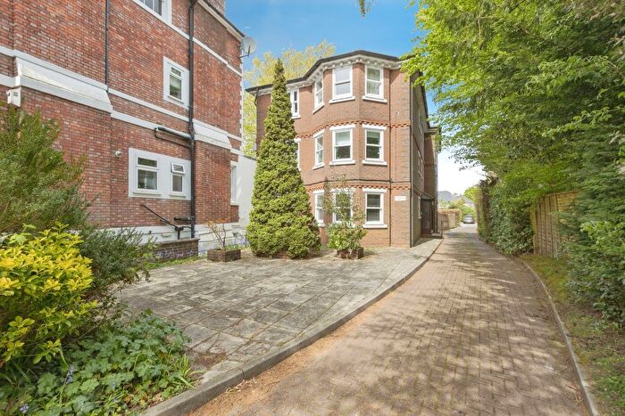 2 Bedroom Flat For Sale In Lansdowne Road, Tunbridge Wells, Kent, TN1
