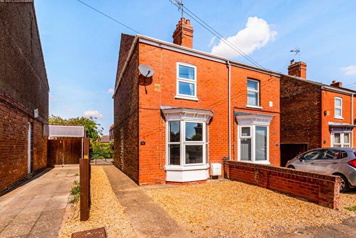 3 Bedroom Semi-Detached House For Sale In Pennygate, Spalding, PE11