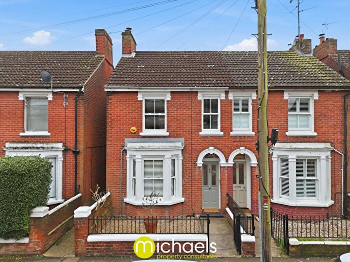 3 Bedroom Semi-Detached House For Sale In Hamilton Road, Colchester, CO3