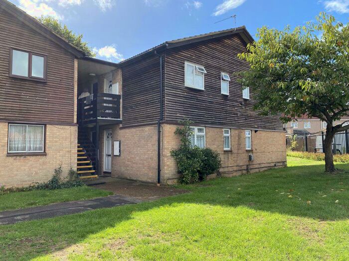 1 Bedroom Maisonette To Rent In Holmedale, SL2