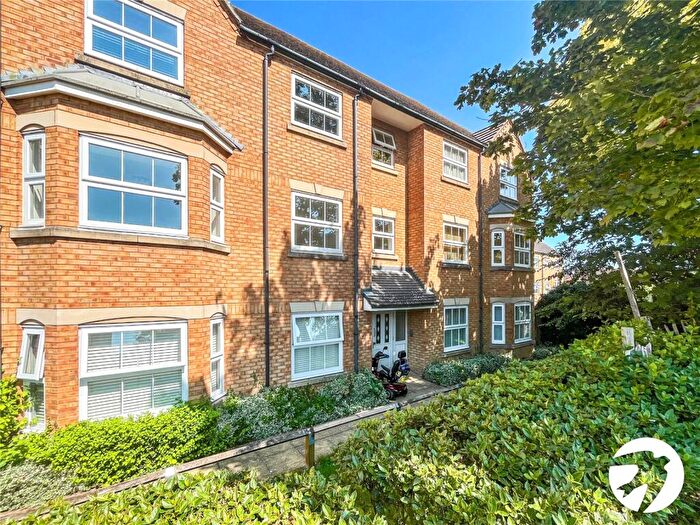 2 Bedroom Flat For Sale In Martin Court, Kemsley, Sittingbourne, Kent, ME10