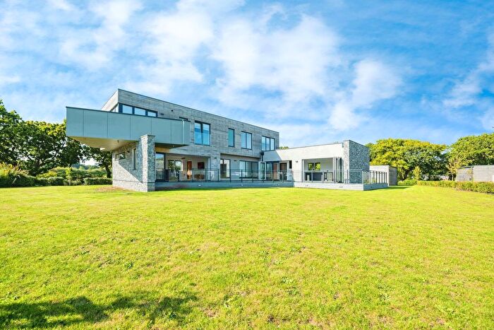 5 Bedroom Detached House To Rent In Yachthaven, Hayling Island, Hampshire, PO11