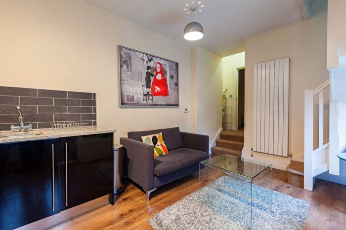 1 Bedroom Flat To Rent In Puma Court, Spitalfields, London, E1