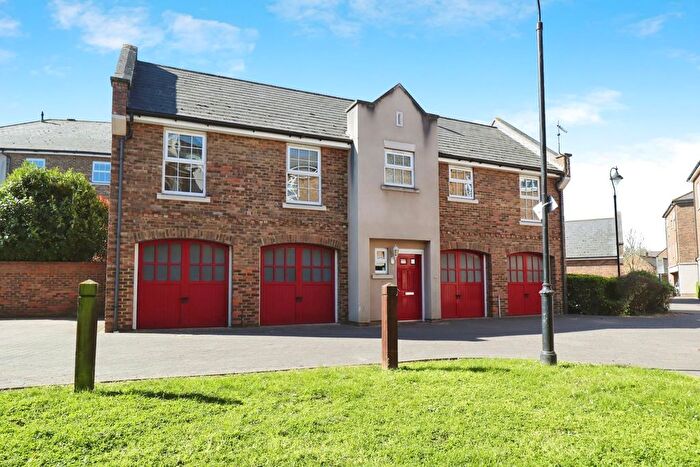 2 Bedroom Flat To Rent In Duncannon Place, Greenhithe, DA9