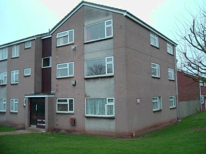 2 Bedroom Flat To Rent In Christopher Walk, Lichfield, WS13