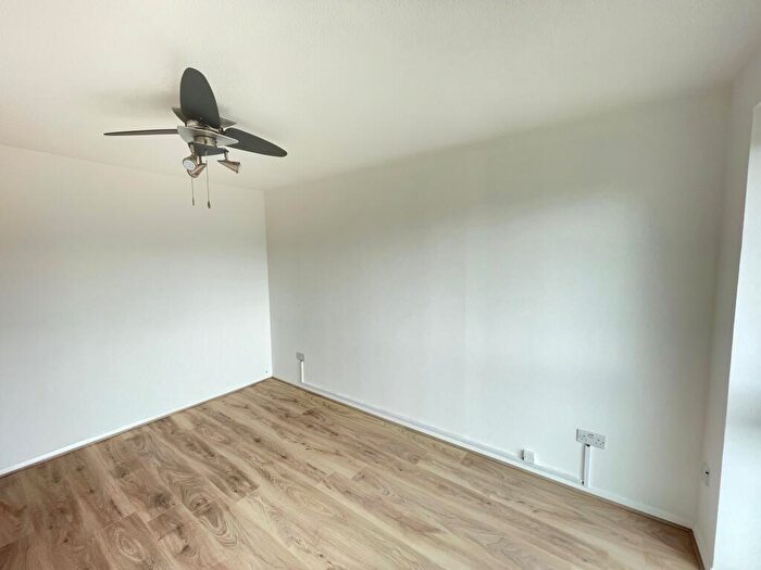 2 Bedroom Apartment To Rent In Nightingale Walk, Hemel Hempstead, HP2