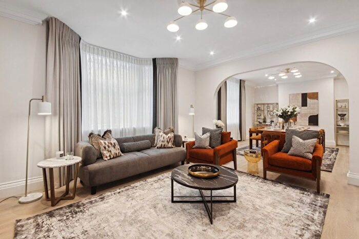 3 Bedroom Flat To Rent In Portman Mansions, Chiltern Street, W1U