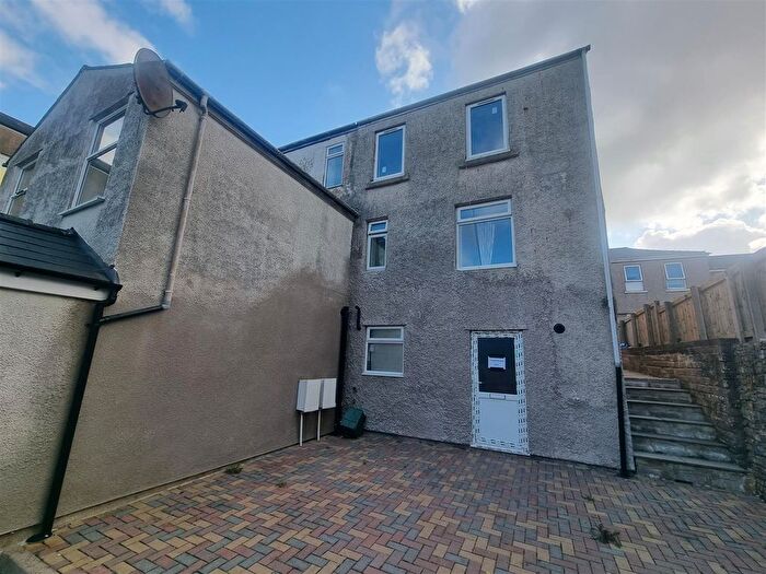 1 Bedroom Property To Rent In Commercial Street, Cinderford, GL14