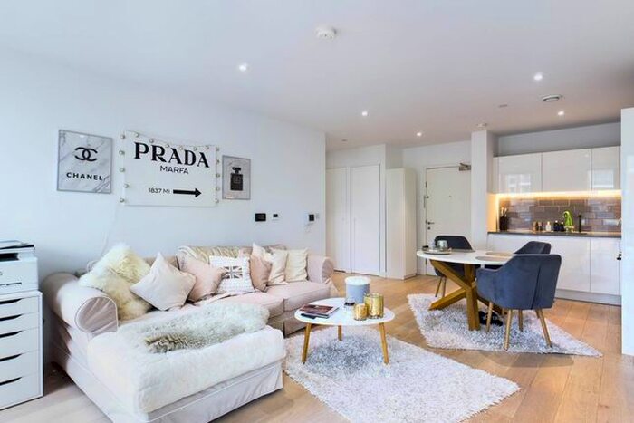 1 Bedroom Flat To Rent In Schooner Road, London, E16