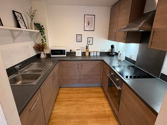 2 Bedroom Flat To Rent In Powell Road, London, E5