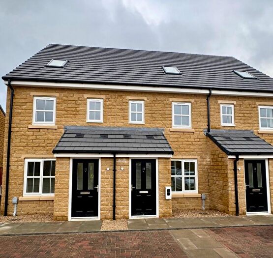 3 Bedroom End Of Terrace House For Sale In Daisy Court, Huddersfield, HD4