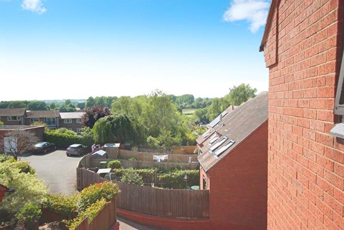 1 Bedroom Apartment For Sale In Oken Court, Warwick, CV34