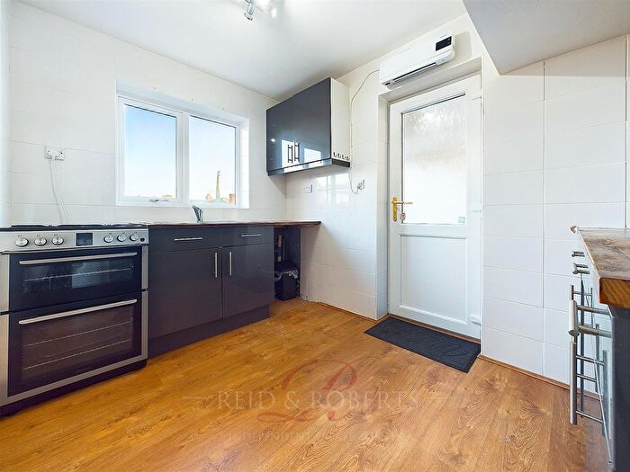 3 Bedroom Detached House For Sale In Woodland Drive, Greenfield, Holywell, CH8