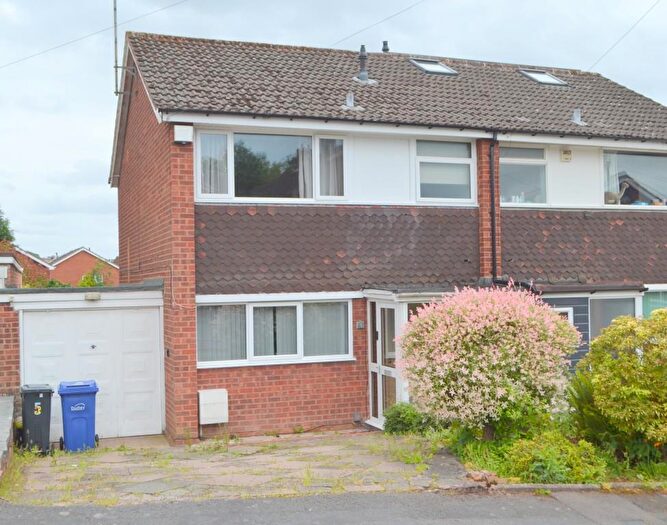 3 Bedroom House For Sale In St. Andrews Close, Lower Gornal, Dudley, DY3
