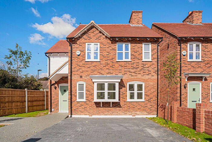 3 Bedroom Detached House For Sale In Hemel Hempstead Road, Redbourn, AL3