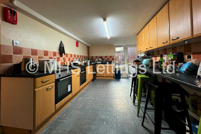 8 Bedroom Terraced House To Rent In Clarendon Road, Leeds, LS2