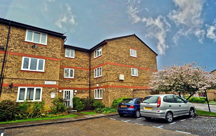 1 Bedroom Flat To Rent In Ghandi Close, Walthamstow, E17