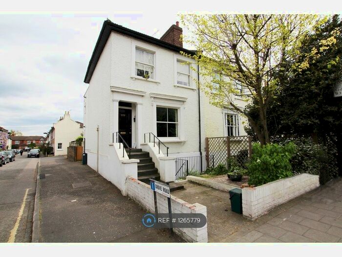 1 Bedroom Flat To Rent In Hampton Road, Twickenham TW2