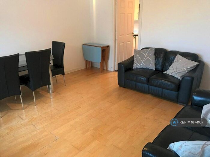 2 Bedroom Flat To Rent In Orwell Terrace, Edinburgh, EH11
