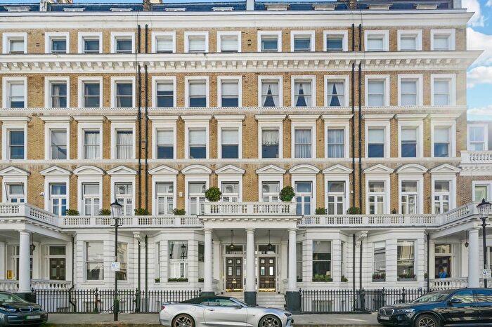 2 Bedroom Flat To Rent In Flat, Queen's Gate Gardens, London, SW7