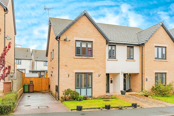 4 Bedroom Semi-Detached House For Sale In Epping Road, Corby, NN18