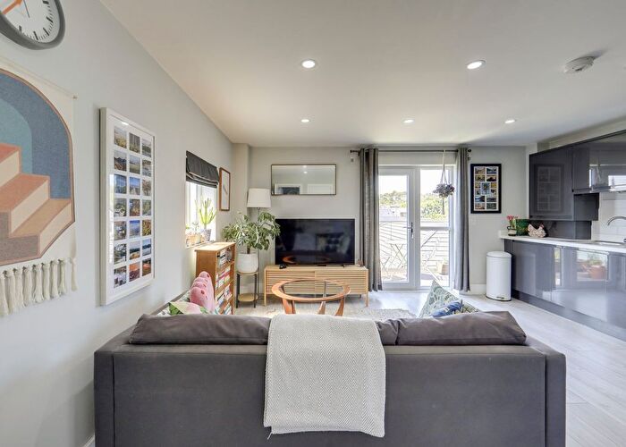 1 Bedroom Flat For Sale In - Brockley Rise, Forest Hill, London, SE23
