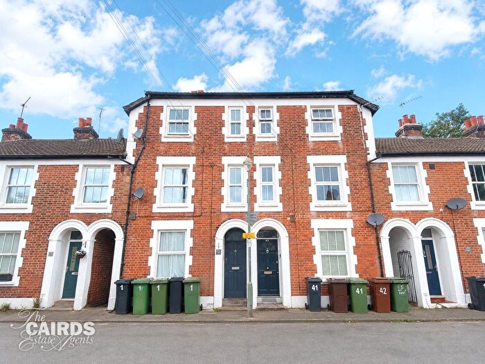 1 Bedroom Flat To Rent In Adelphi Road, Epsom, Surrey, KT17