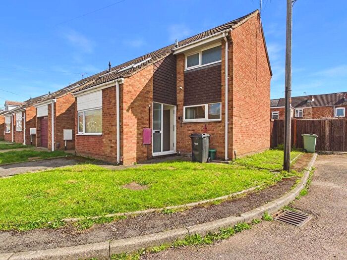 3 Bedroom End Terrace House For Sale In Faraday Close, Gloucester, Gloucestershire, GL1