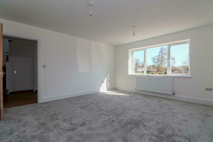 4 Bedroom Detached House For Sale In Brambling Road, Horsham, RH13