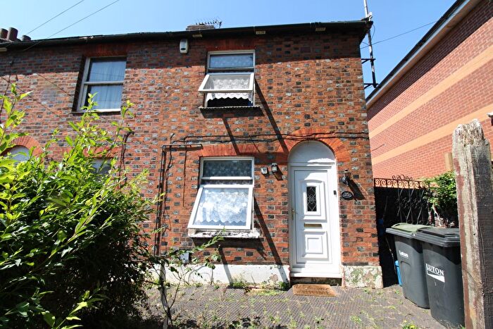 1 Bedroom End Of Terrace House To Rent In Old Bedford Road, Luton, LU2