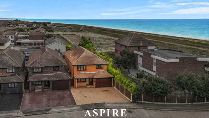 4 Bedroom Detached House For Sale In Beach House Gardens, Canvey Island, SS8