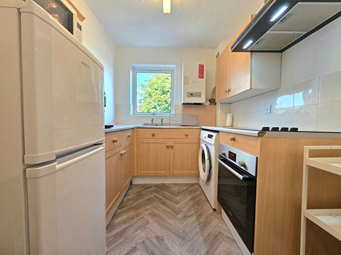 1 Bedroom Flat To Rent In Whitehaven Close, Bromley, BR2
