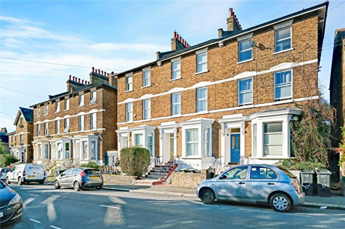 1 Bedroom End Of Terrace House For Sale In Morley Road, Lewisham, SE13