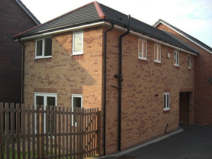 3 Bedroom Link Detached House To Rent In Haverhill Grove, Wombwell, Barnsley, S73