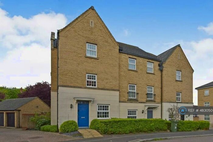 4 Bedroom End Of Terrace House To Rent In Harlow Crescent, Oxley Park, Milton Keynes, MK4