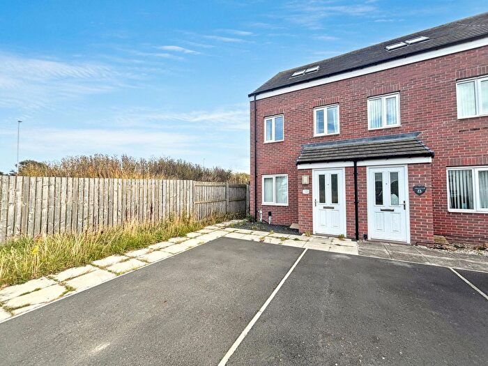3 Bedroom End Terrace House For Sale In Chillingham Court, Amble, Morpeth, NE65